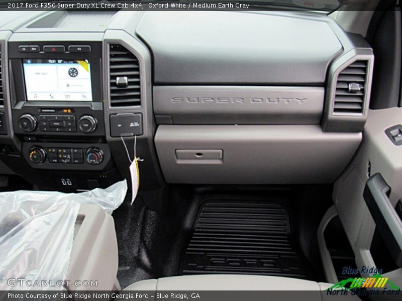Oxford White / Medium Earth Gray 2017 Ford F350 Super Duty XL Crew Cab 4x4