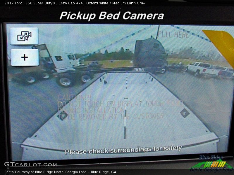 Oxford White / Medium Earth Gray 2017 Ford F350 Super Duty XL Crew Cab 4x4