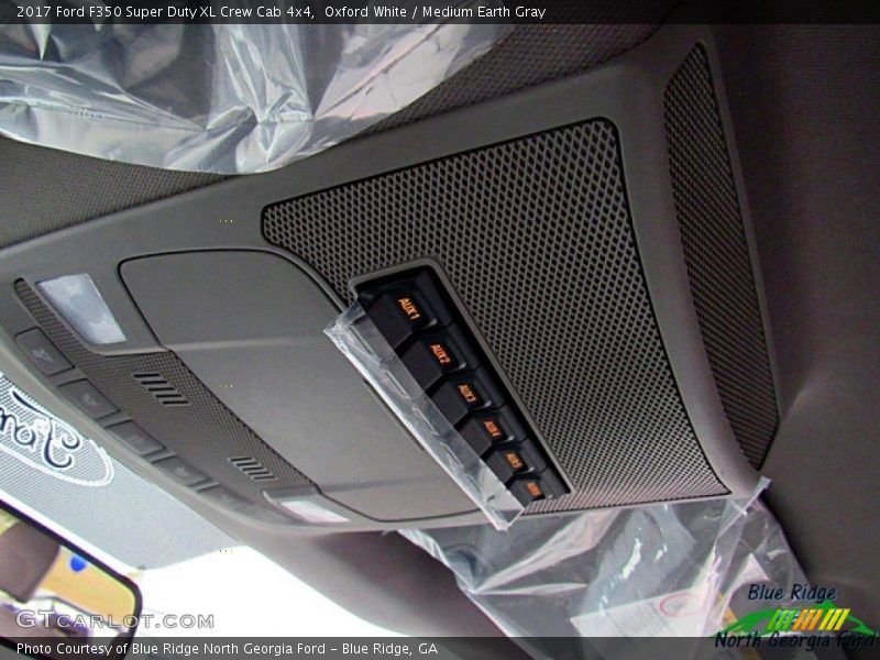 Oxford White / Medium Earth Gray 2017 Ford F350 Super Duty XL Crew Cab 4x4