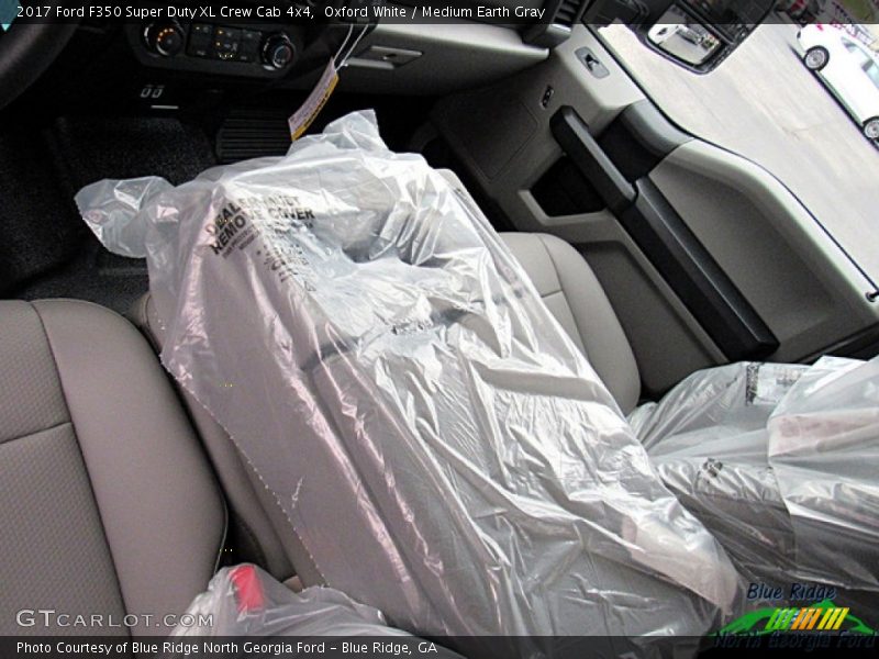Oxford White / Medium Earth Gray 2017 Ford F350 Super Duty XL Crew Cab 4x4