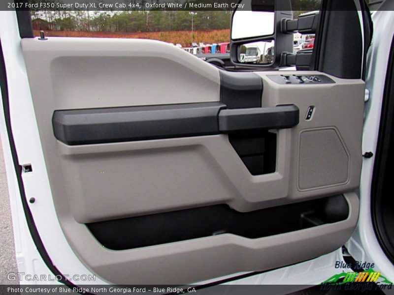 Oxford White / Medium Earth Gray 2017 Ford F350 Super Duty XL Crew Cab 4x4