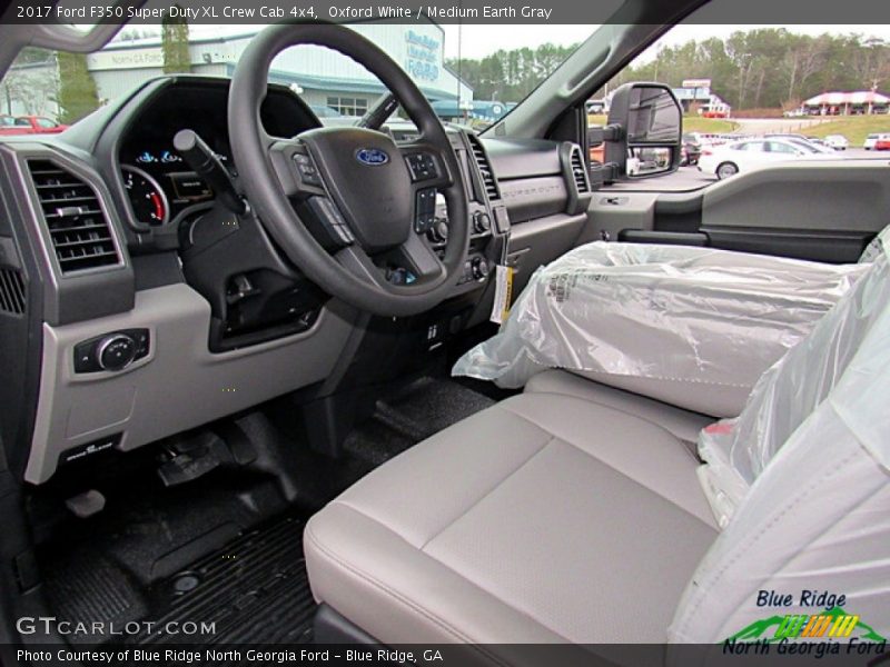 Oxford White / Medium Earth Gray 2017 Ford F350 Super Duty XL Crew Cab 4x4