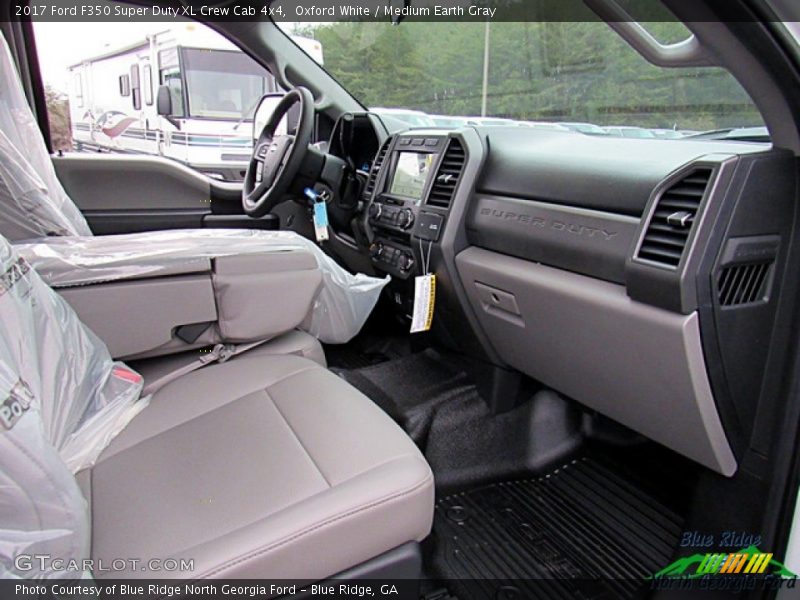 Oxford White / Medium Earth Gray 2017 Ford F350 Super Duty XL Crew Cab 4x4