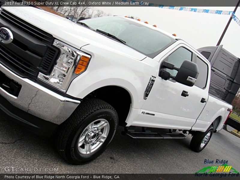 Oxford White / Medium Earth Gray 2017 Ford F350 Super Duty XL Crew Cab 4x4