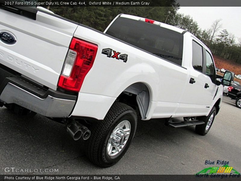 Oxford White / Medium Earth Gray 2017 Ford F350 Super Duty XL Crew Cab 4x4