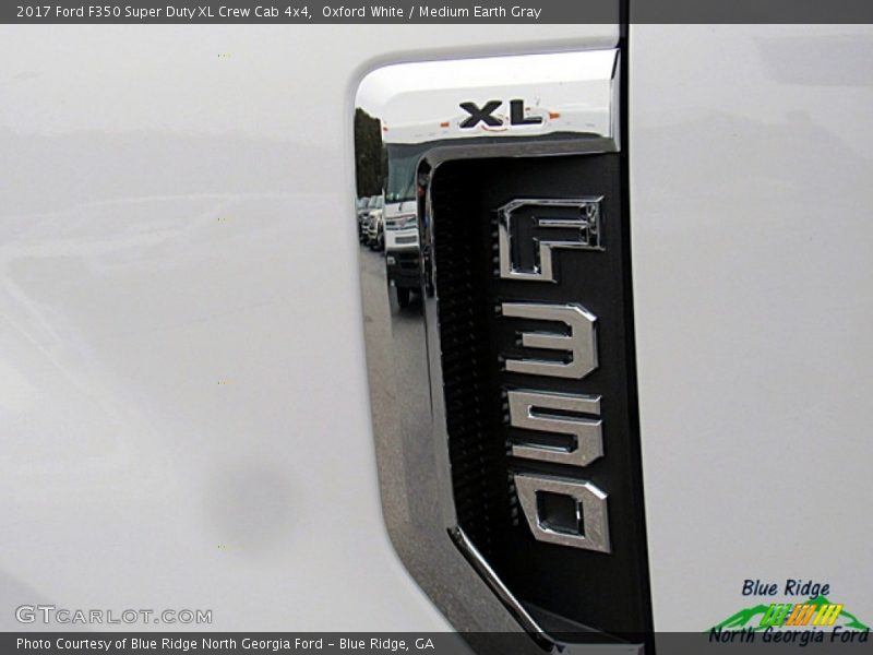 Oxford White / Medium Earth Gray 2017 Ford F350 Super Duty XL Crew Cab 4x4