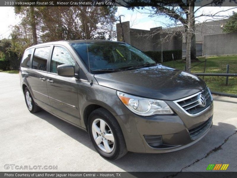 Meteor Gray Metallic / Aero Gray 2010 Volkswagen Routan SE