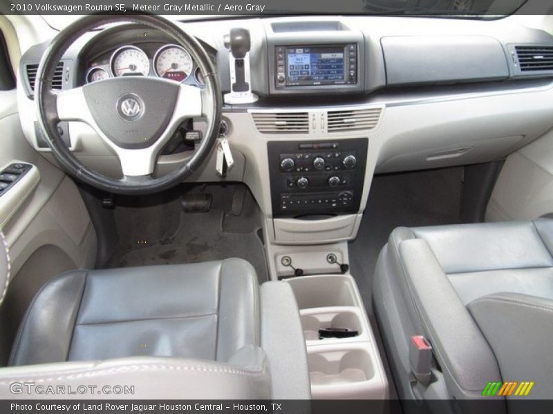 Meteor Gray Metallic / Aero Gray 2010 Volkswagen Routan SE