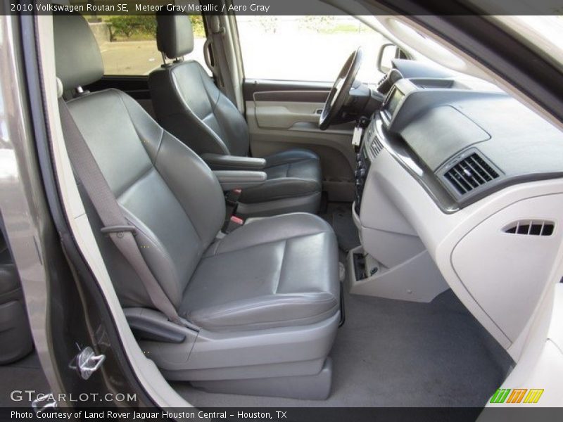 Meteor Gray Metallic / Aero Gray 2010 Volkswagen Routan SE