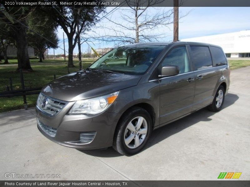 Meteor Gray Metallic / Aero Gray 2010 Volkswagen Routan SE