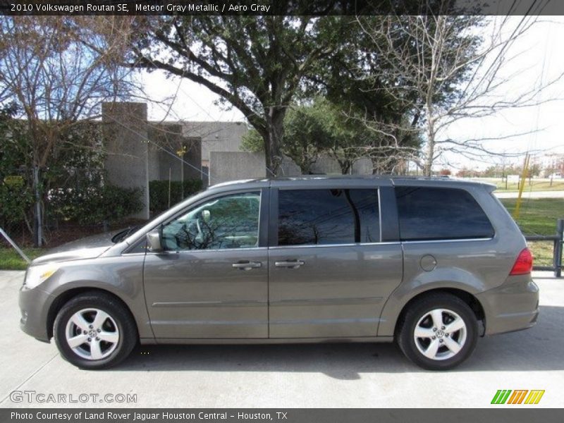 Meteor Gray Metallic / Aero Gray 2010 Volkswagen Routan SE