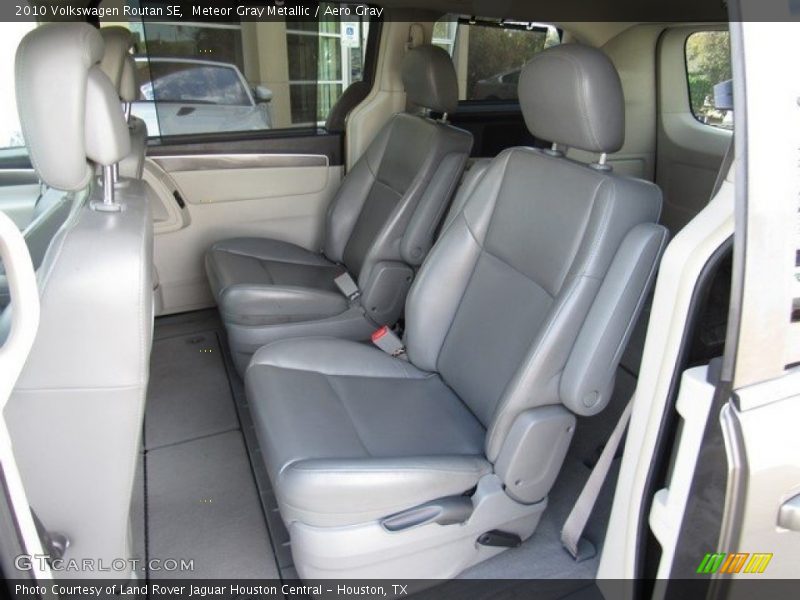 Meteor Gray Metallic / Aero Gray 2010 Volkswagen Routan SE