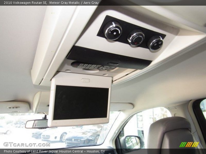 Meteor Gray Metallic / Aero Gray 2010 Volkswagen Routan SE