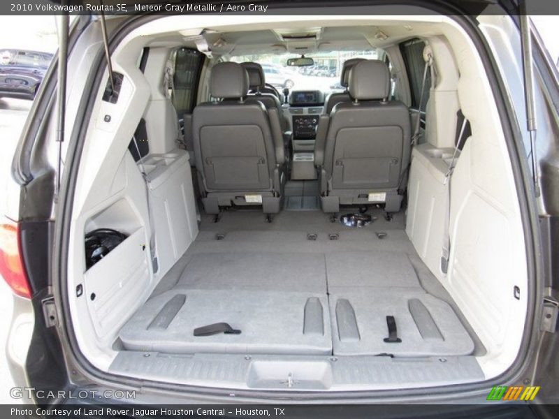 Meteor Gray Metallic / Aero Gray 2010 Volkswagen Routan SE