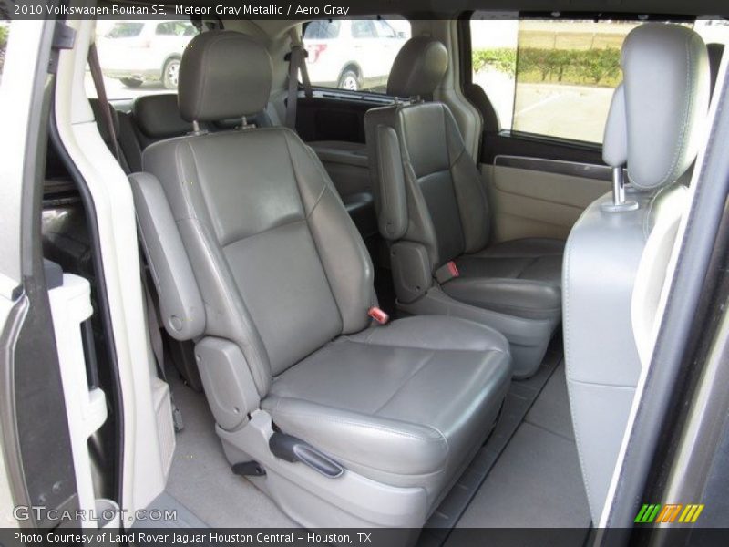 Meteor Gray Metallic / Aero Gray 2010 Volkswagen Routan SE