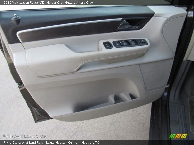 Meteor Gray Metallic / Aero Gray 2010 Volkswagen Routan SE