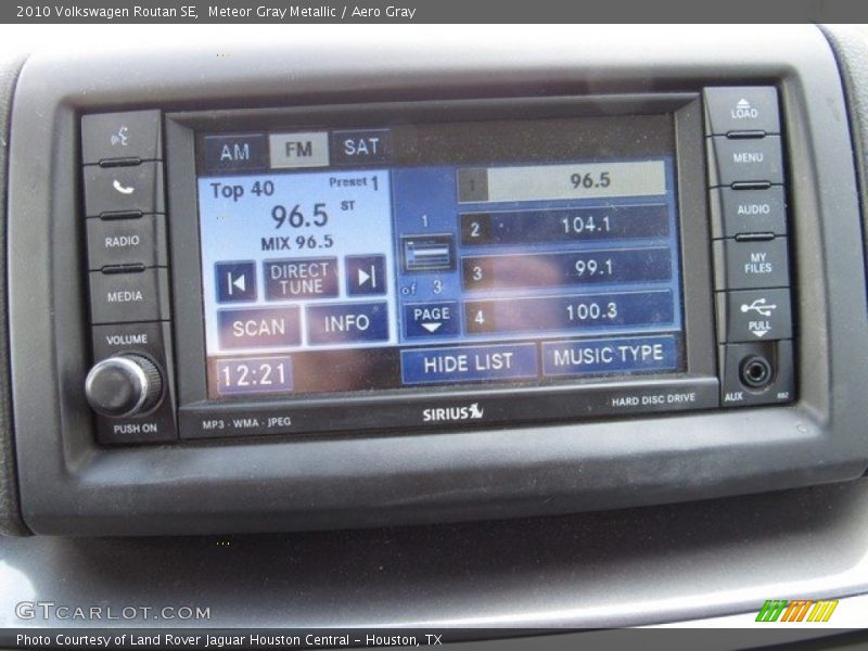 Meteor Gray Metallic / Aero Gray 2010 Volkswagen Routan SE