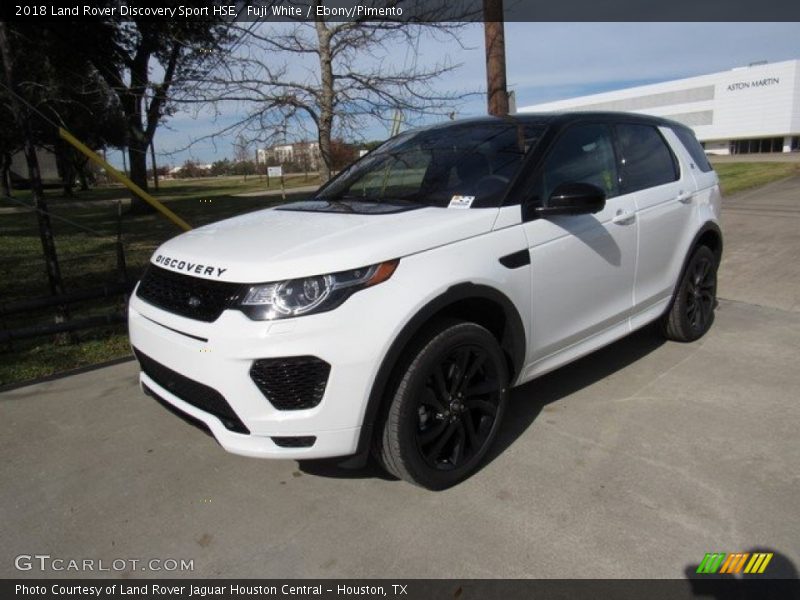 Front 3/4 View of 2018 Discovery Sport HSE