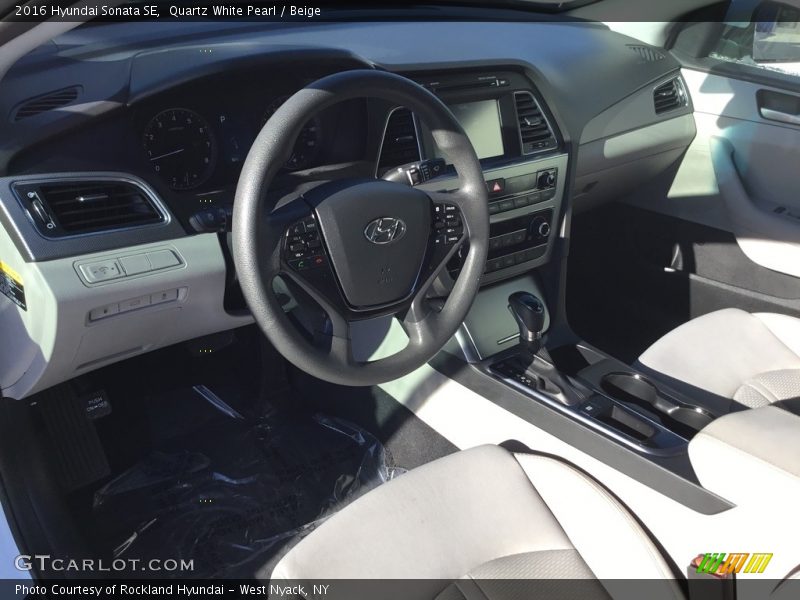 Quartz White Pearl / Beige 2016 Hyundai Sonata SE