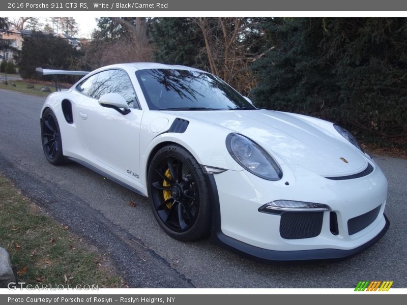 Front 3/4 View of 2016 911 GT3 RS