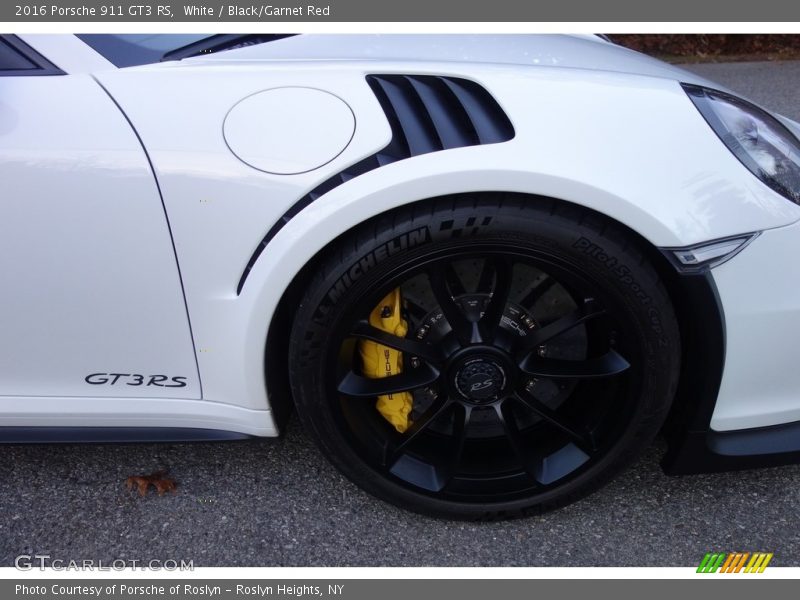 White / Black/Garnet Red 2016 Porsche 911 GT3 RS