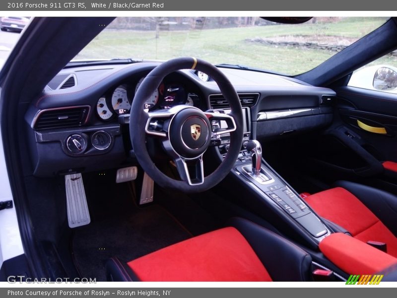 Dashboard of 2016 911 GT3 RS