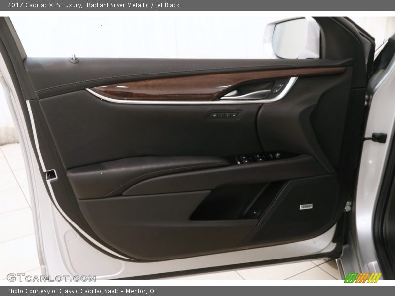 Radiant Silver Metallic / Jet Black 2017 Cadillac XTS Luxury