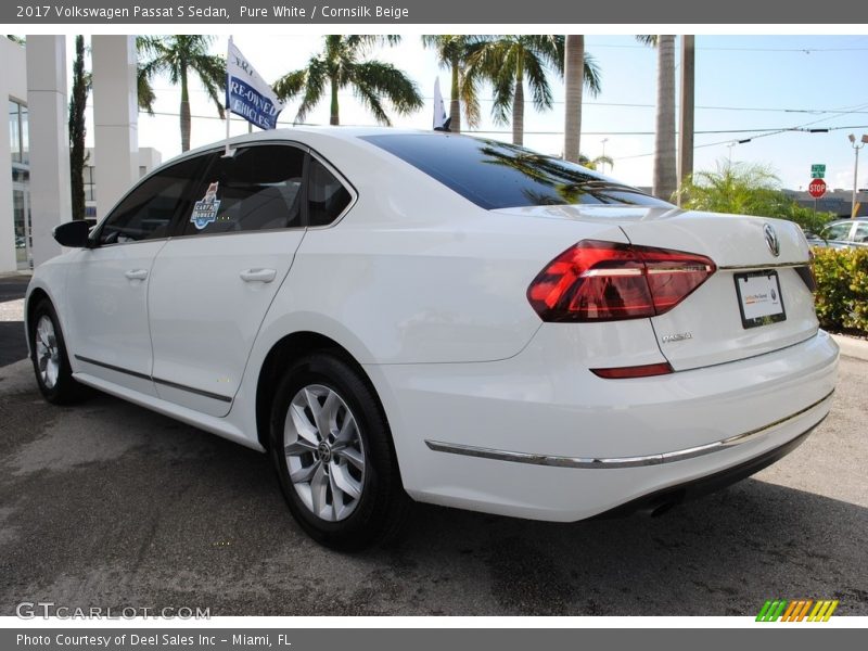 Pure White / Cornsilk Beige 2017 Volkswagen Passat S Sedan