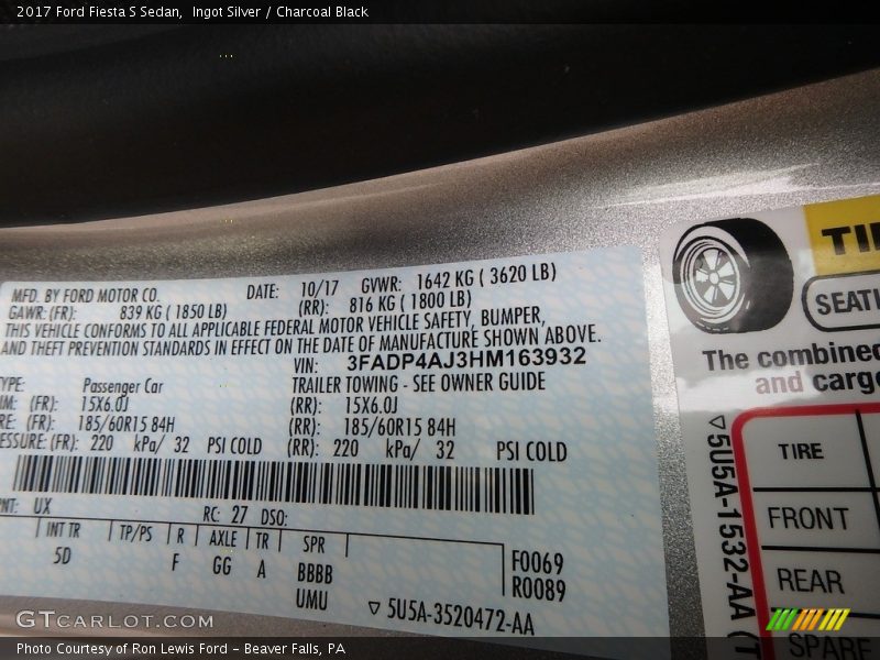 Ingot Silver / Charcoal Black 2017 Ford Fiesta S Sedan