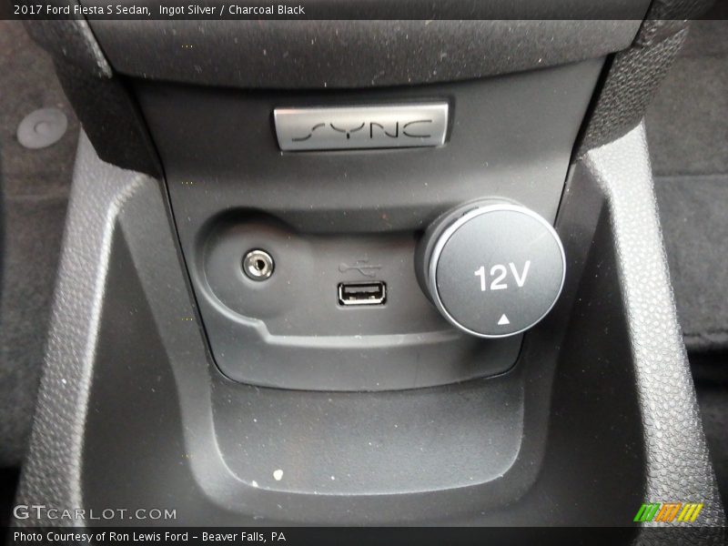 Ingot Silver / Charcoal Black 2017 Ford Fiesta S Sedan