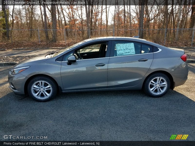 Pepperdust Metallic / Jet Black 2018 Chevrolet Cruze LT