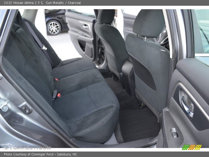 Gun Metallic / Charcoal 2015 Nissan Altima 2.5 S