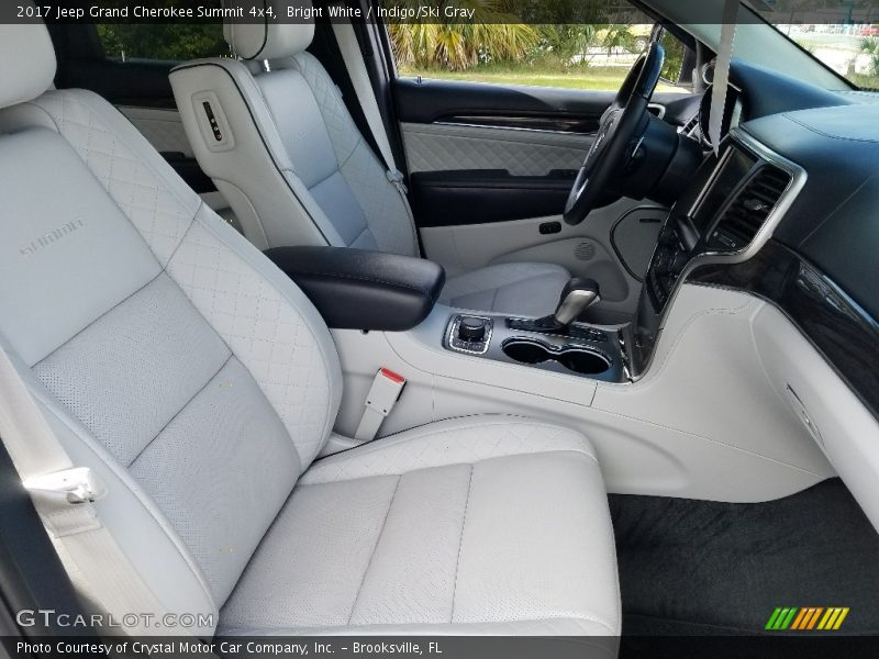 Front Seat of 2017 Grand Cherokee Summit 4x4