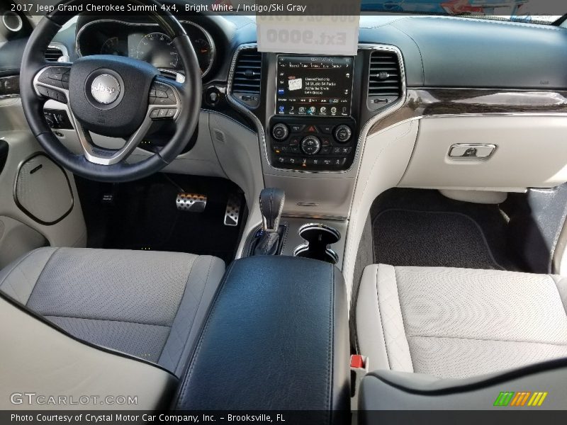 Dashboard of 2017 Grand Cherokee Summit 4x4