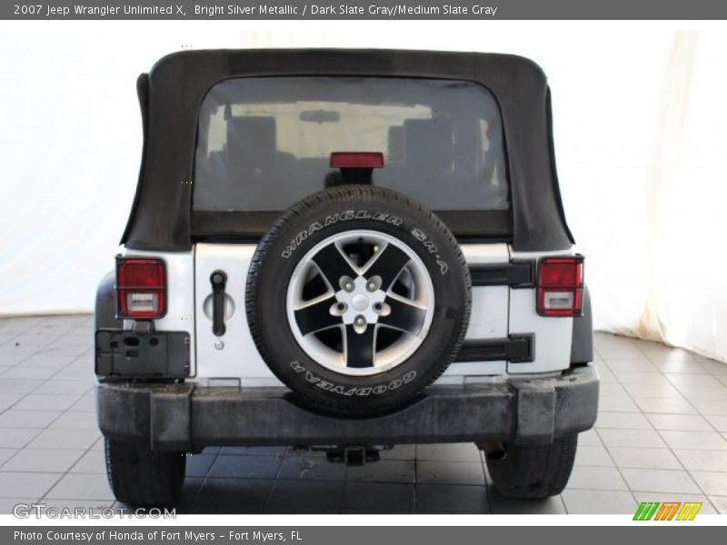 Bright Silver Metallic / Dark Slate Gray/Medium Slate Gray 2007 Jeep Wrangler Unlimited X
