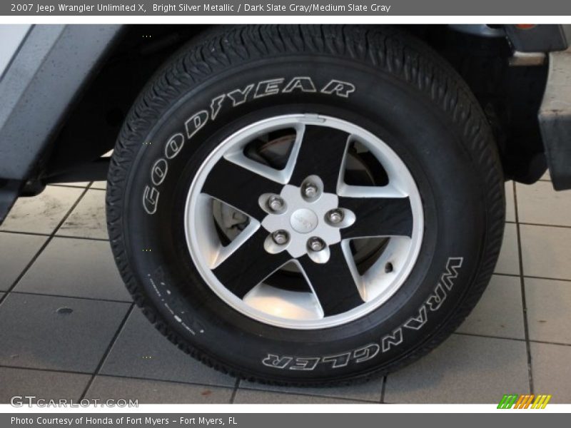 Bright Silver Metallic / Dark Slate Gray/Medium Slate Gray 2007 Jeep Wrangler Unlimited X
