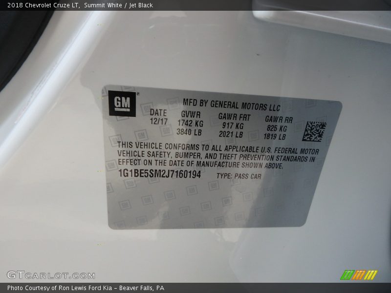 Summit White / Jet Black 2018 Chevrolet Cruze LT