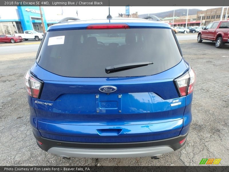 Lightning Blue / Charcoal Black 2018 Ford Escape SE 4WD
