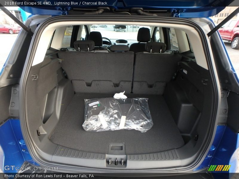Lightning Blue / Charcoal Black 2018 Ford Escape SE 4WD