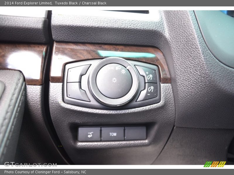Tuxedo Black / Charcoal Black 2014 Ford Explorer Limited
