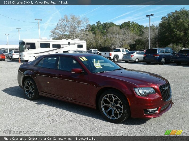 Velvet Red Pearl / Black 2018 Chrysler 300 S