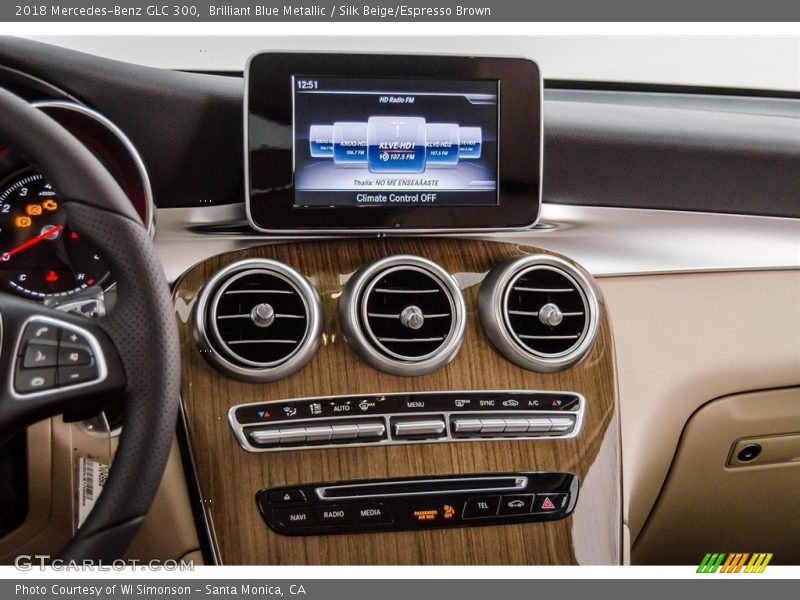 Brilliant Blue Metallic / Silk Beige/Espresso Brown 2018 Mercedes-Benz GLC 300