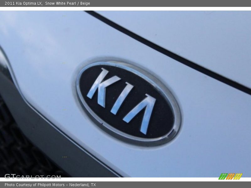 Snow White Pearl / Beige 2011 Kia Optima LX