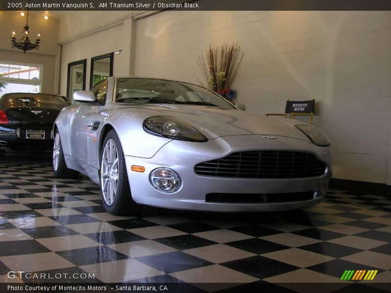 AM Titanium Silver / Obsidian Black 2005 Aston Martin Vanquish S