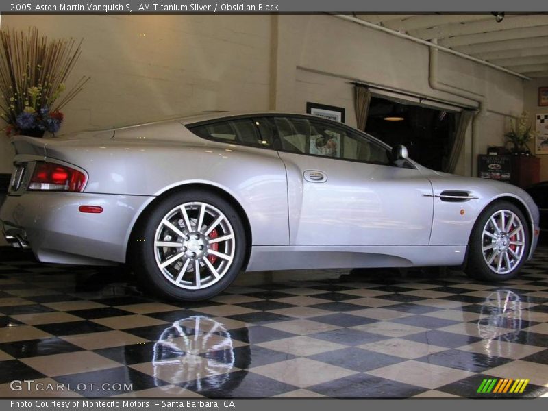 AM Titanium Silver / Obsidian Black 2005 Aston Martin Vanquish S