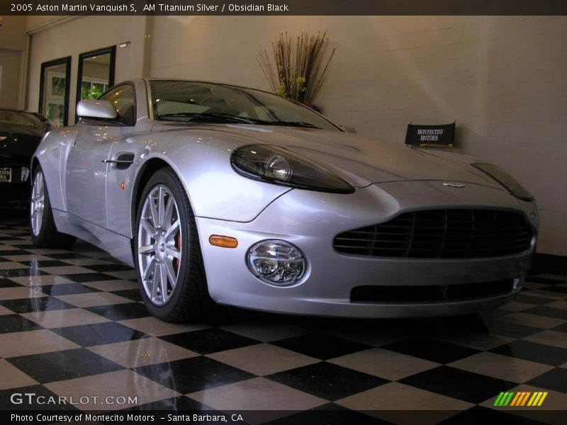 AM Titanium Silver / Obsidian Black 2005 Aston Martin Vanquish S