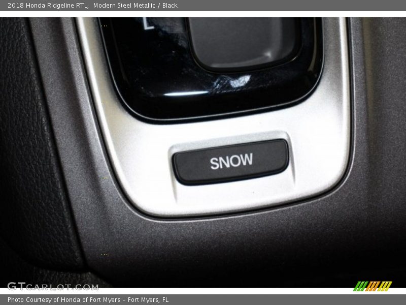 Modern Steel Metallic / Black 2018 Honda Ridgeline RTL