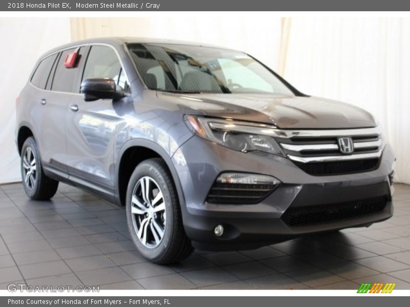 Modern Steel Metallic / Gray 2018 Honda Pilot EX