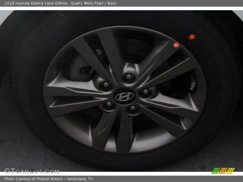 Quartz White Pearl / Black 2018 Hyundai Elantra Value Edition
