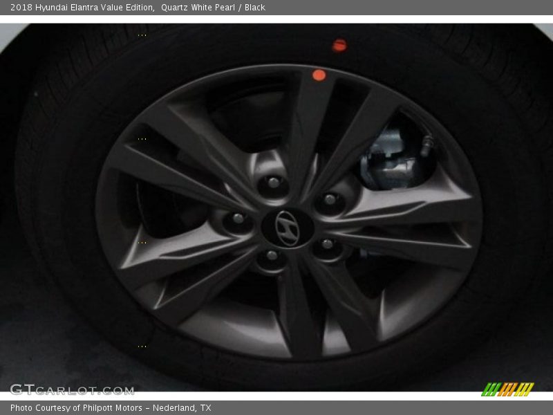 Quartz White Pearl / Black 2018 Hyundai Elantra Value Edition